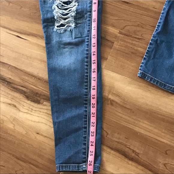 Elle Distressed Jeggings SZ 2 - Picture 4 of 6